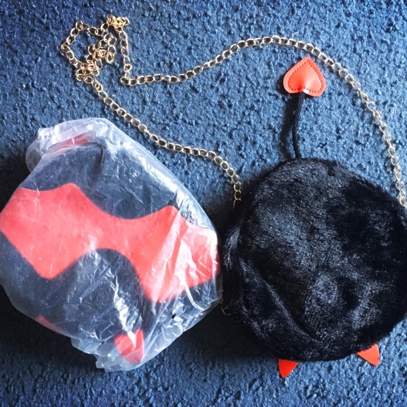 Naughty & Nice Kawaii Pet Crossbody Bag - Picture 3 of 5